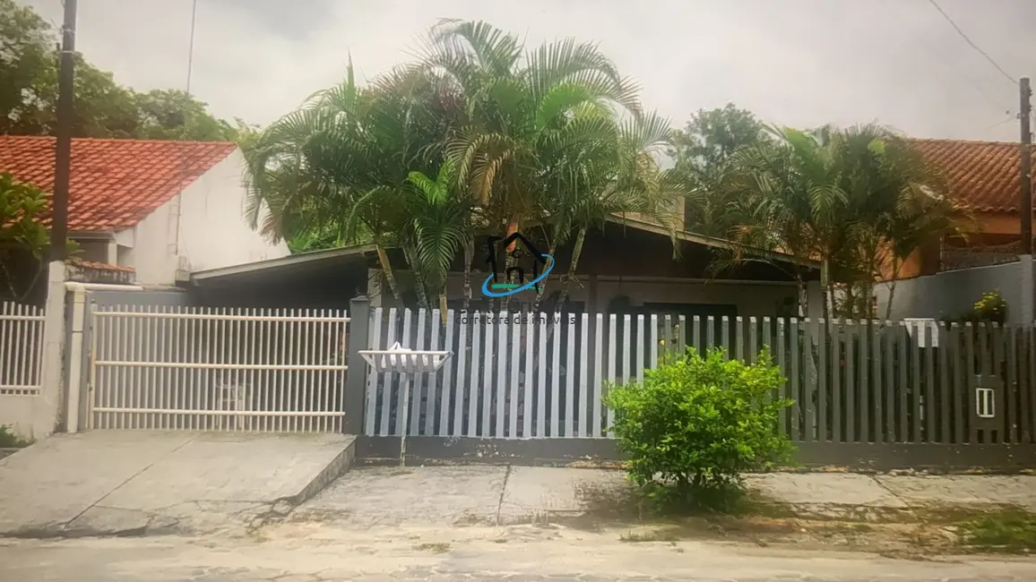 Foto 1 de Casa com 2 quartos à venda, 70m2 em Centro, Matinhos - PR