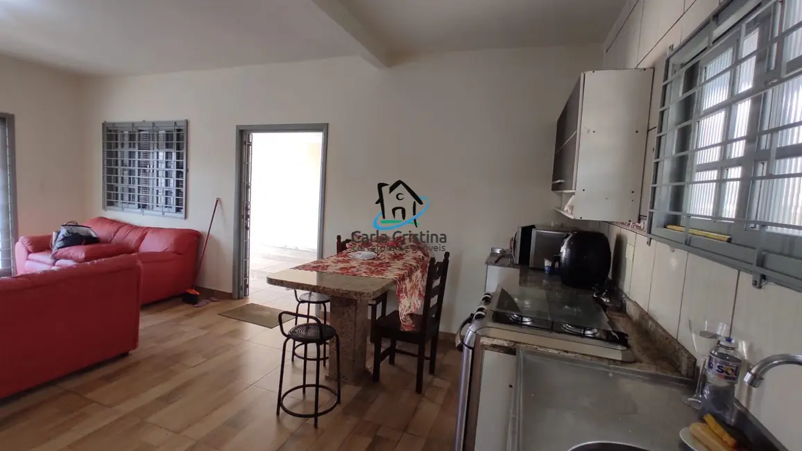 Casa com 3 quartos à venda, 331m2 em Matinhos - PR - imagem 5 Foto 5 de Casa com 3 quartos à venda, 331m2 em Matinhos - PR