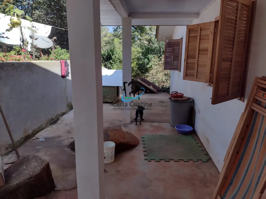 Chácara com 2 quartos à venda, 130m2 em Campo Magro - PR - imagem 2 Foto 2 de Chácara com 2 quartos à venda, 130m2 em Campo Magro - PR