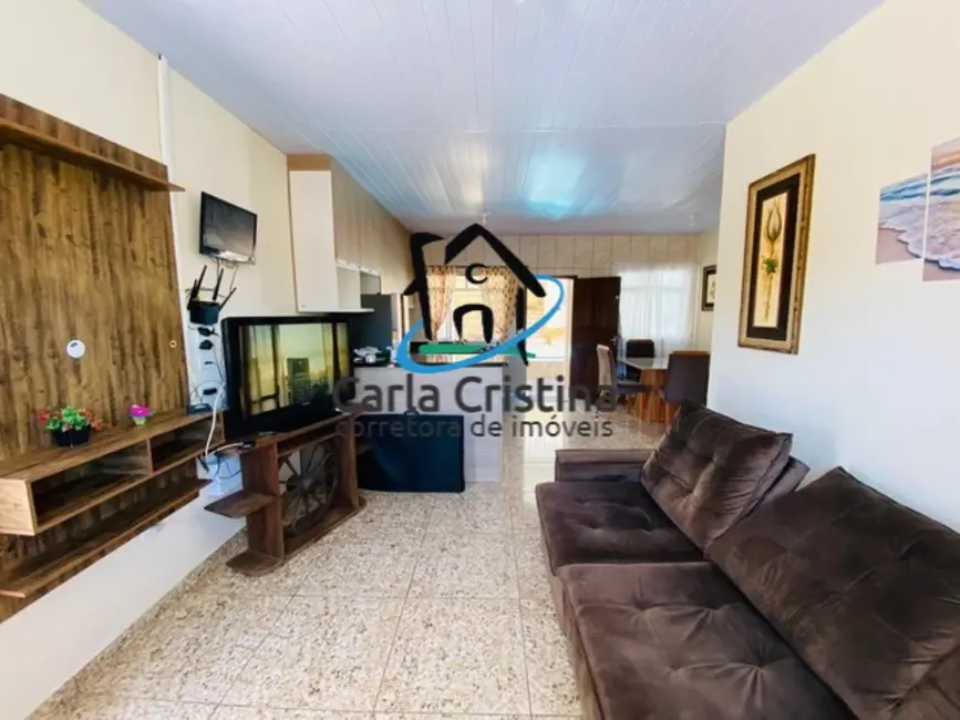 Casa com 5 quartos à venda, 280m2 em Matinhos - PR - imagem 4 Foto 4 de Casa com 5 quartos à venda, 280m2 em Matinhos - PR