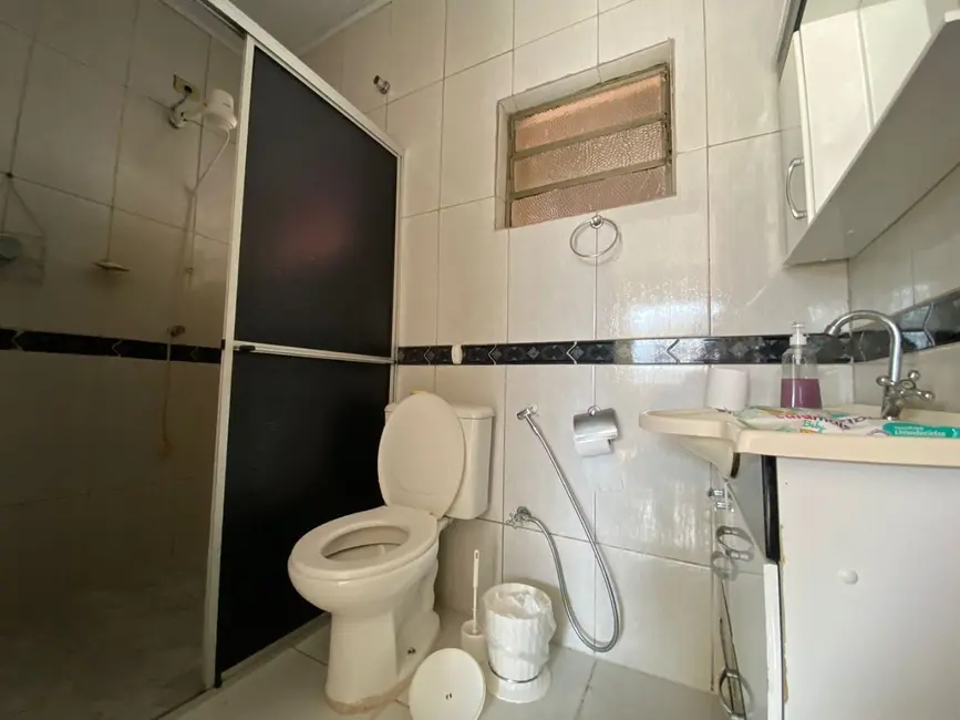Casa com 3 quartos à venda, 300m2 em Helena, Londrina - PR - imagem 6 Foto 6 de Casa com 3 quartos à venda, 300m2 em Helena, Londrina - PR