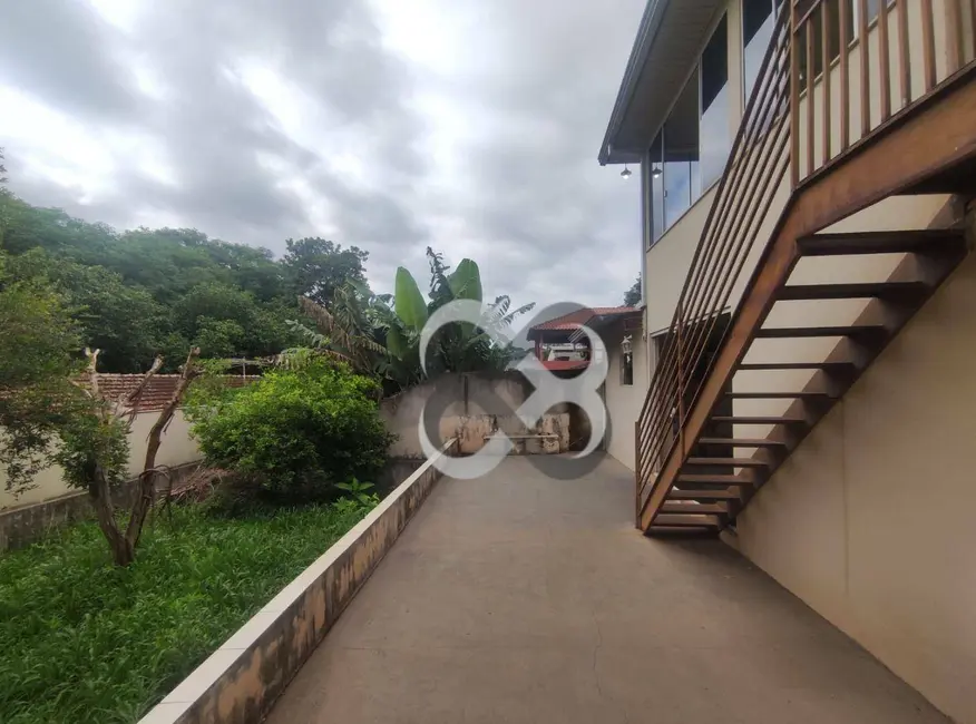 Casa com 3 quartos à venda, 349m2 em Bela Vista, Londrina - PR - imagem 3 Foto 3 de Casa com 3 quartos à venda, 349m2 em Bela Vista, Londrina - PR