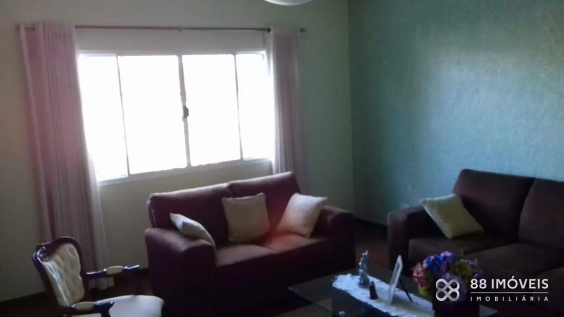 Casa com 4 quartos à venda, 448m2 em Londrina - PR - imagem 6 Foto 6 de Casa com 4 quartos à venda, 448m2 em Londrina - PR