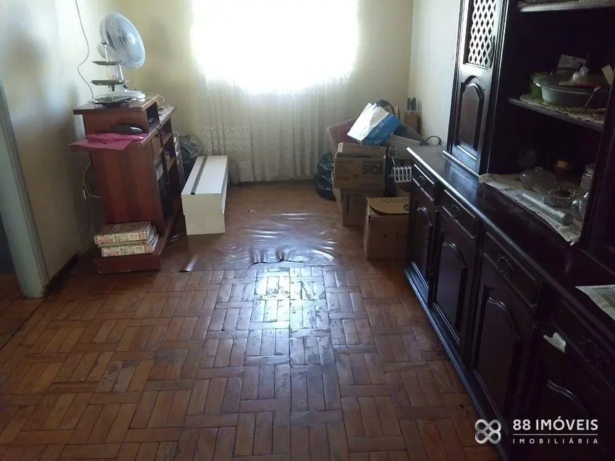 Foto 2 de Casa com 3 quartos à venda, 305m2 em Califórnia, Londrina - PR