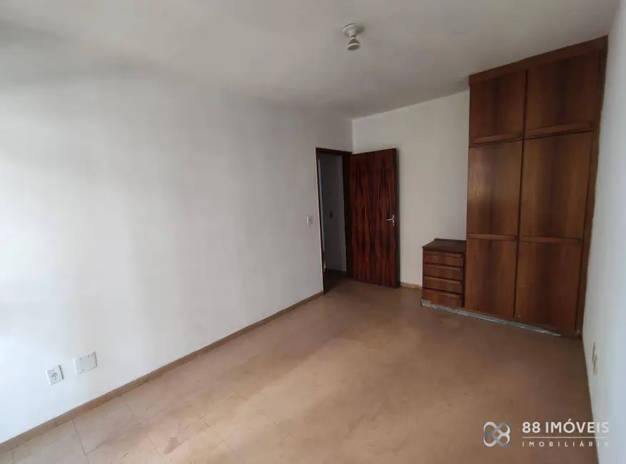 Apartamento com 2 quartos à venda, 49m2 em Centro, Londrina - PR - imagem 5 Foto 5 de Apartamento com 2 quartos à venda, 49m2 em Centro, Londrina - PR