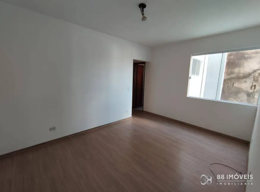 Apartamento com 2 quartos à venda, 49m2 em Centro, Londrina - PR - imagem 3 Foto 3 de Apartamento com 2 quartos à venda, 49m2 em Centro, Londrina - PR