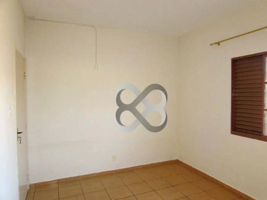 Casa com 3 quartos à venda, 300m2 em Leonor, Londrina - PR - imagem 6 Foto 6 de Casa com 3 quartos à venda, 300m2 em Leonor, Londrina - PR