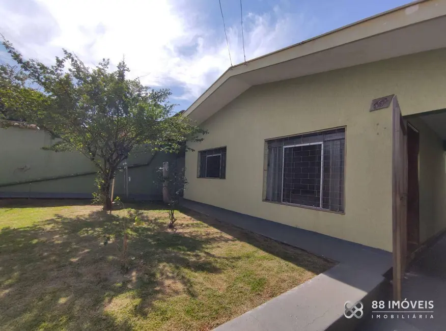 Casa com 3 quartos à venda, 456m2 em Vila Santa Terezinha, Londrina - PR - imagem 3 Foto 3 de Casa com 3 quartos à venda, 456m2 em Vila Santa Terezinha, Londrina - PR