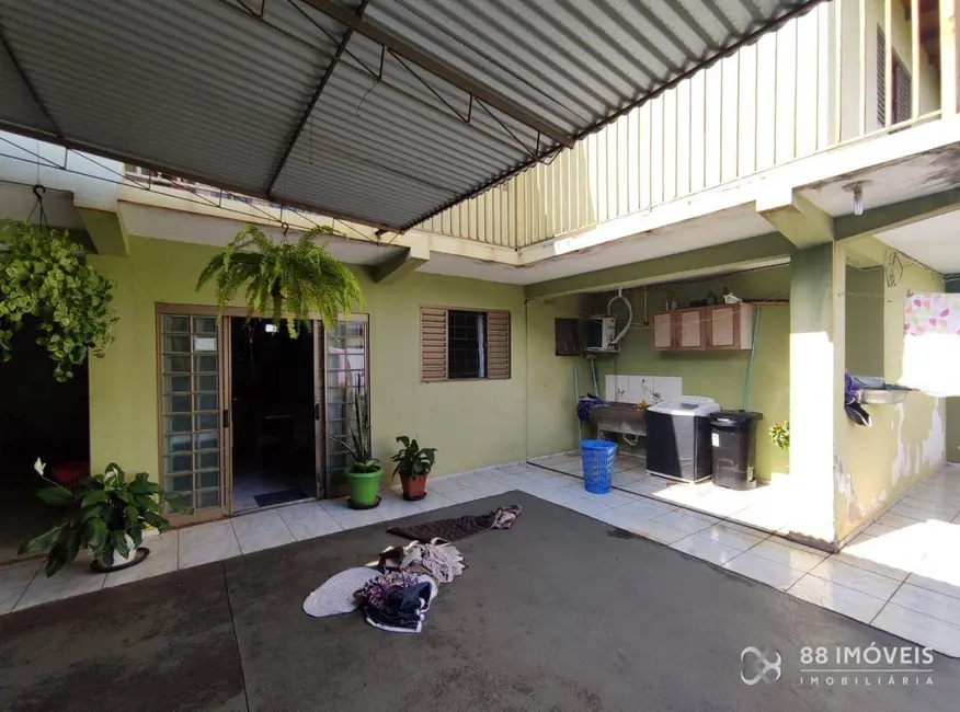 Casa com 3 quartos à venda, 456m2 em Vila Santa Terezinha, Londrina - PR - imagem 5 Foto 5 de Casa com 3 quartos à venda, 456m2 em Vila Santa Terezinha, Londrina - PR