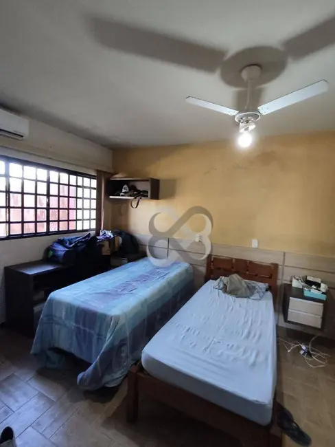 Foto 9 de Casa com 3 quartos à venda, 300m2 em Rolandia - PR