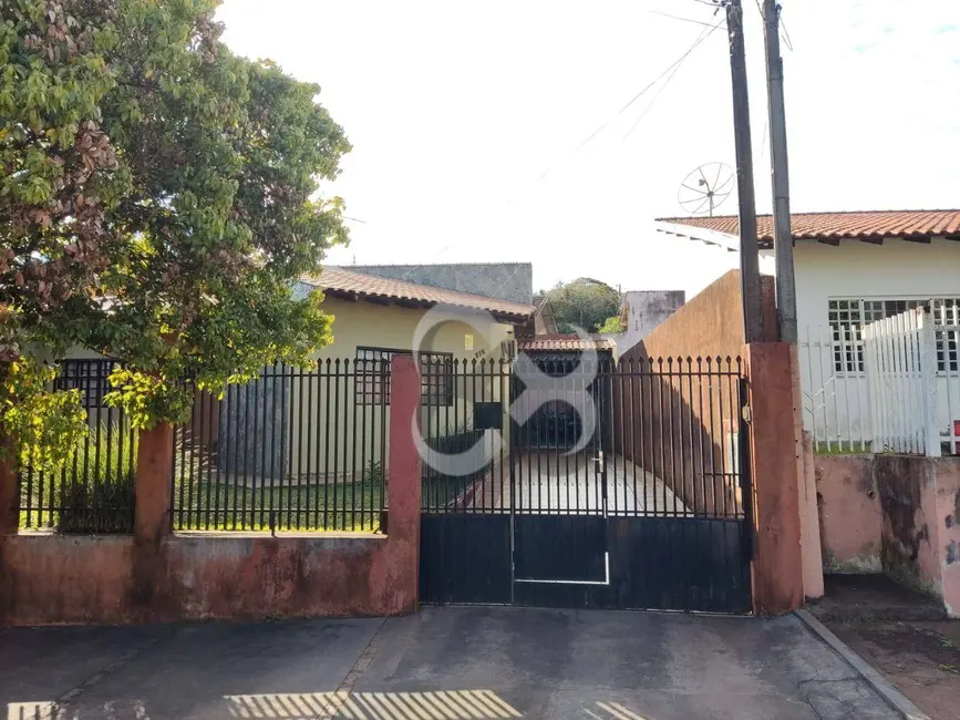 Foto 1 de Casa com 3 quartos à venda, 300m2 em Rolandia - PR