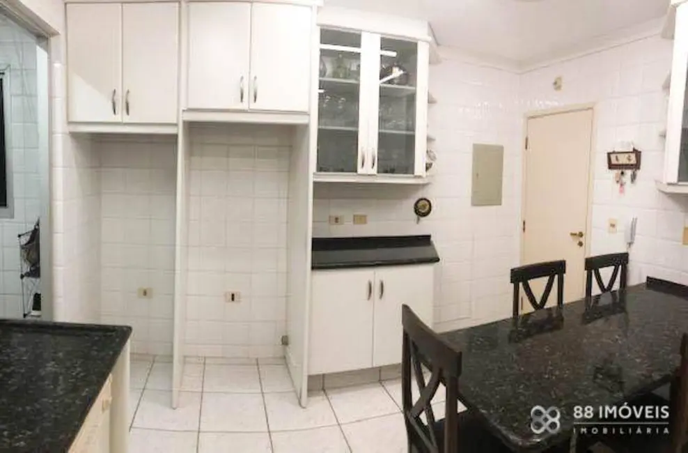 Foto 4 de Apartamento com 4 quartos à venda, 384m2 em Centro, Londrina - PR