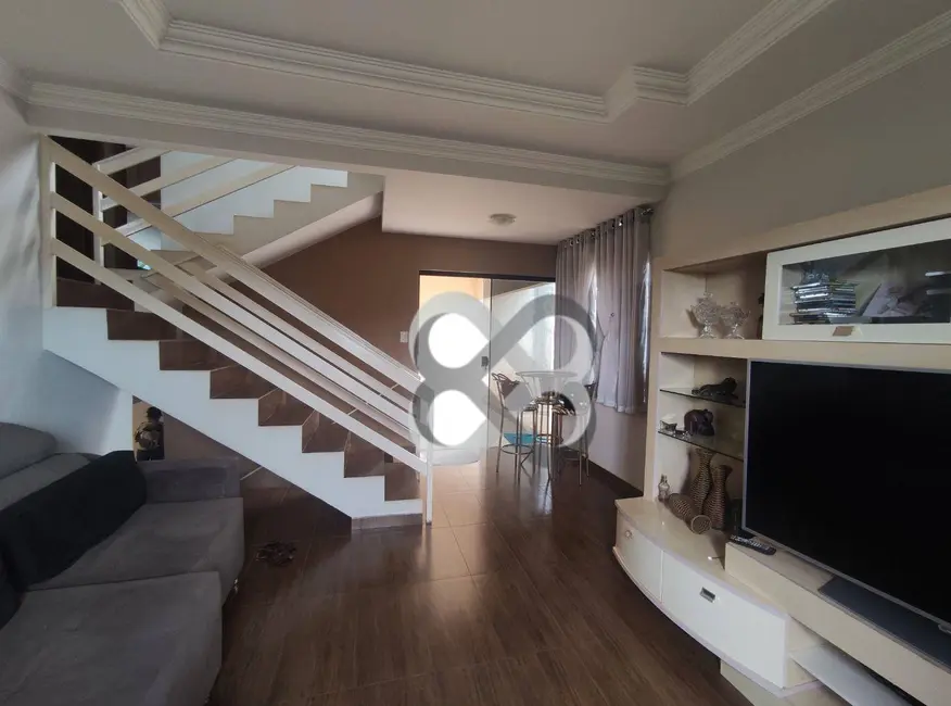 Sobrado com 4 quartos à venda, 306m2 em Jardim Continental, Londrina - PR - imagem 5 Foto 5 de Sobrado com 4 quartos à venda, 306m2 em Jardim Continental, Londrina - PR