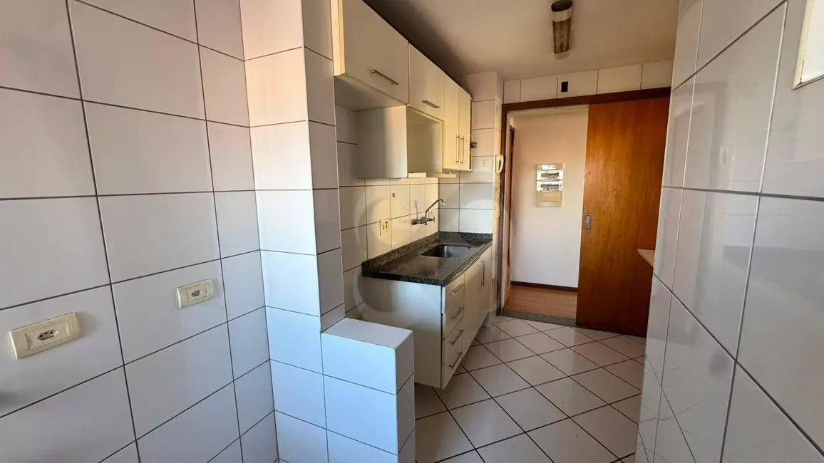 Foto 3 de Apartamento com 3 quartos para alugar, 126m2 em Centro, Londrina - PR