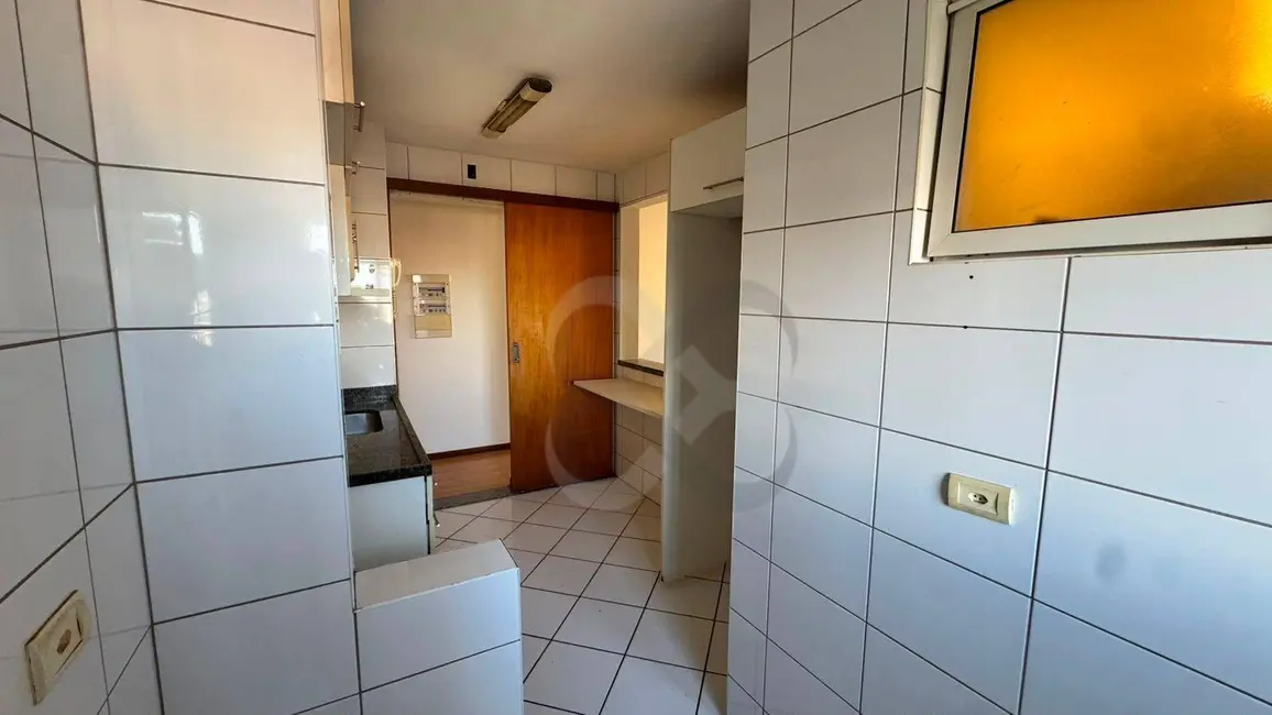 Foto 5 de Apartamento com 3 quartos para alugar, 126m2 em Centro, Londrina - PR
