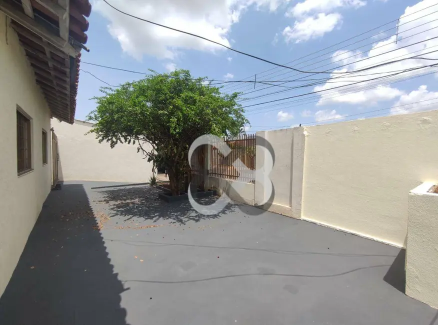 Casa com 5 quartos à venda, 351m2 em Santa Mônica, Londrina - PR - imagem 4 Foto 4 de Casa com 5 quartos à venda, 351m2 em Santa Mônica, Londrina - PR