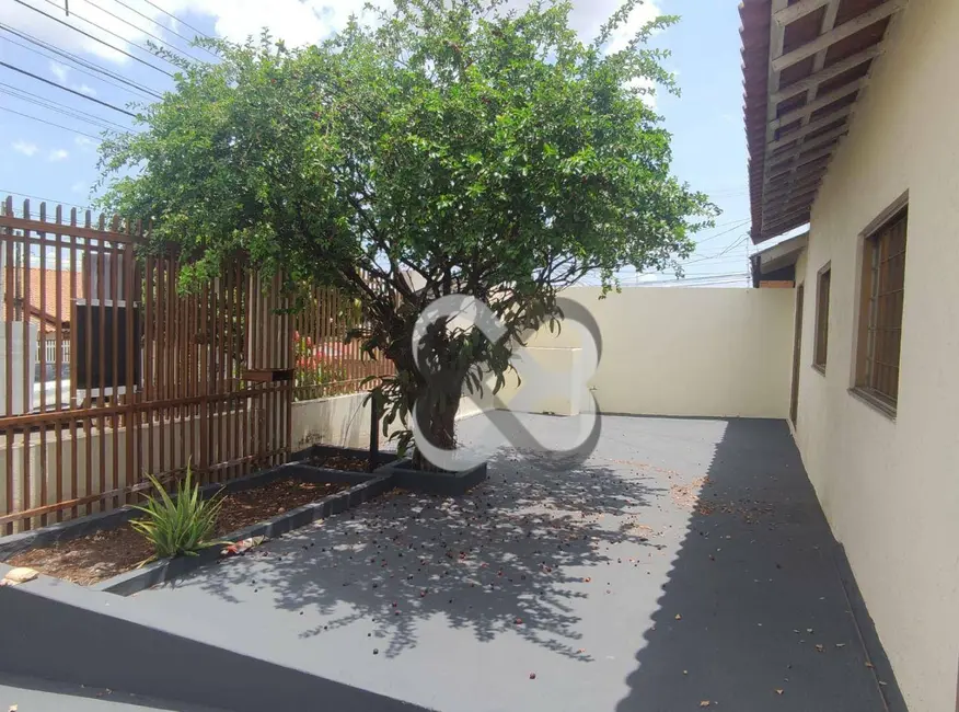 Casa com 5 quartos à venda, 351m2 em Santa Mônica, Londrina - PR - imagem 5 Foto 5 de Casa com 5 quartos à venda, 351m2 em Santa Mônica, Londrina - PR