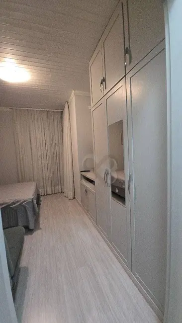 Loft / Flat com 1 quarto para alugar, 98m2 em Centro, Londrina - PR - imagem 6 Foto 6 de Loft / Flat com 1 quarto para alugar, 98m2 em Centro, Londrina - PR