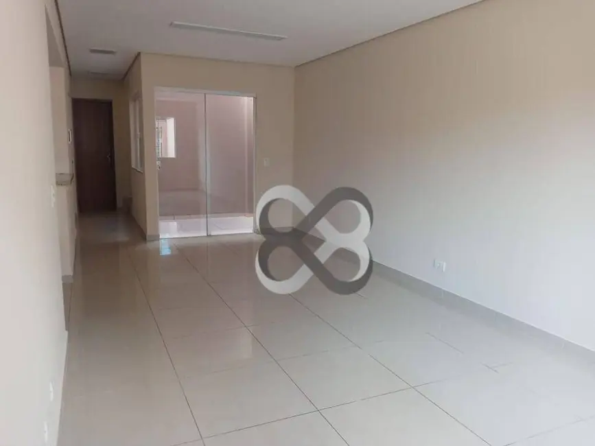 Foto 2 de Sobrado com 3 quartos para alugar, 200m2 em Bandeirantes, Londrina - PR