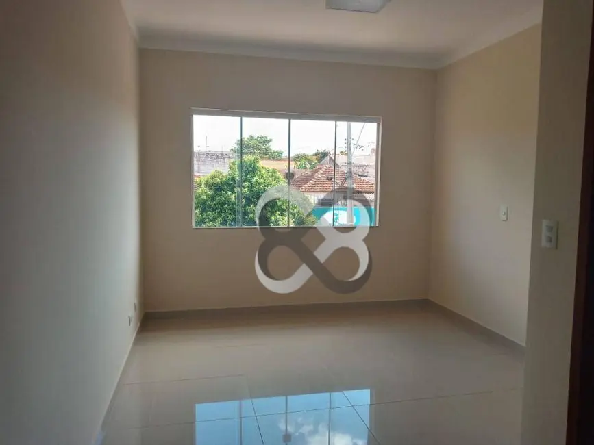 Foto 3 de Sobrado com 3 quartos para alugar, 200m2 em Bandeirantes, Londrina - PR