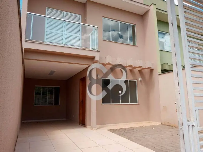 Foto 1 de Sobrado com 3 quartos para alugar, 200m2 em Bandeirantes, Londrina - PR