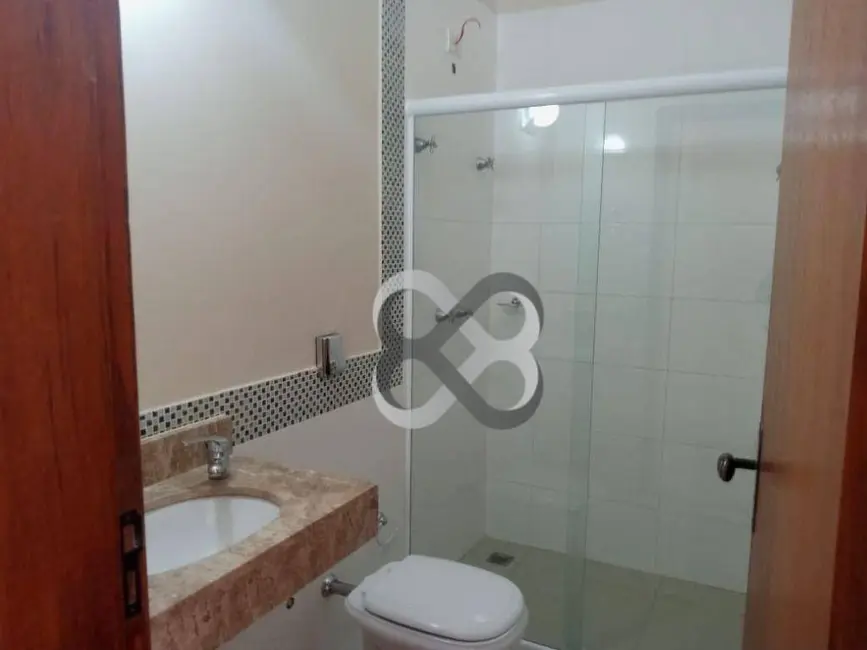 Foto 6 de Sobrado com 3 quartos para alugar, 200m2 em Bandeirantes, Londrina - PR