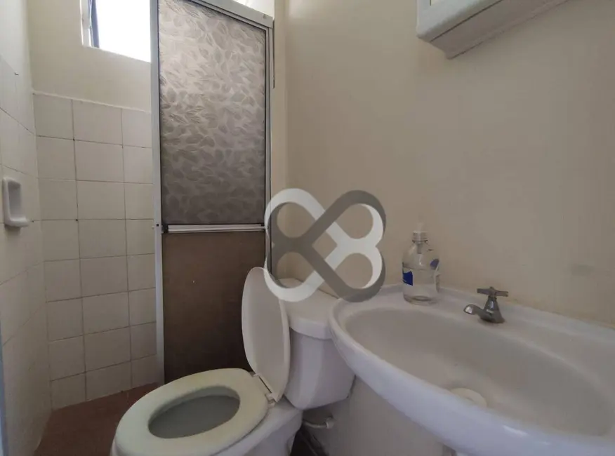 Foto 7 de Apartamento com 2 quartos para alugar, 39m2 em Jardim Novo Sabará, Londrina - PR