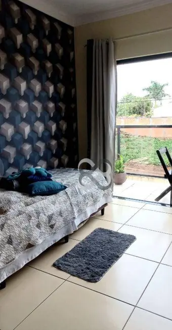 Foto 7 de Casa com 3 quartos à venda, 250m2 em Residencial Loris Sahyun, Londrina - PR