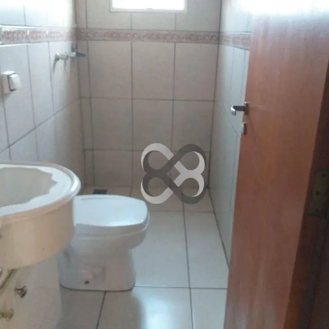 Foto 8 de Casa com 3 quartos para alugar, 246m2 em Jardim Guararapes, Londrina - PR