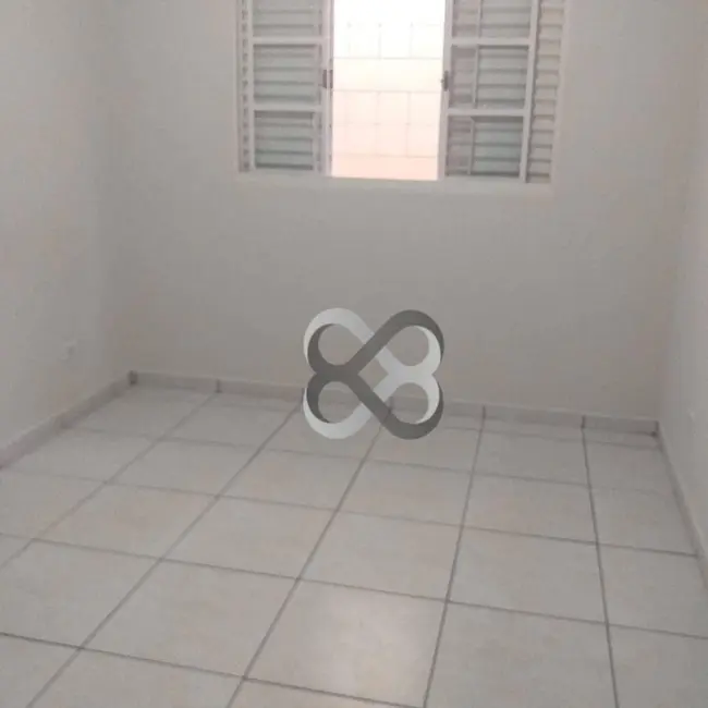 Foto 6 de Casa com 3 quartos para alugar, 246m2 em Jardim Guararapes, Londrina - PR