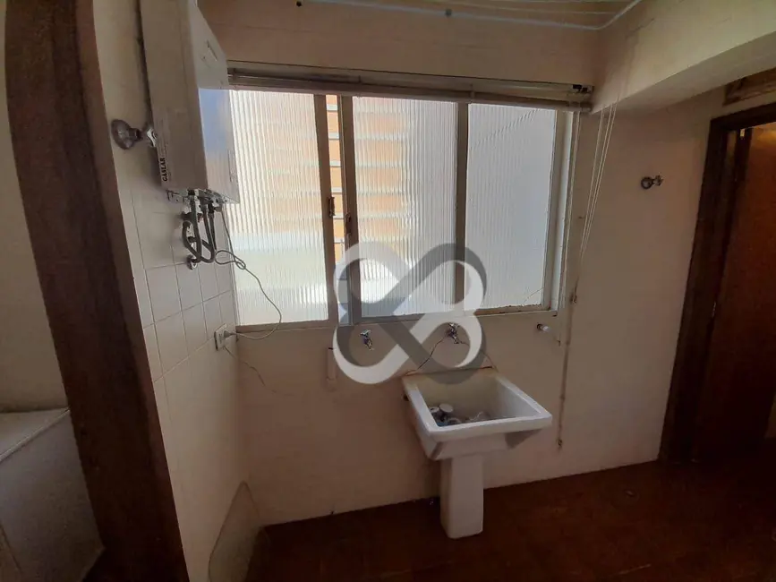 Apartamento com 3 quartos para alugar, 114m2 em Centro, Londrina - PR - imagem 7 Foto 7 de Apartamento com 3 quartos para alugar, 114m2 em Centro, Londrina - PR