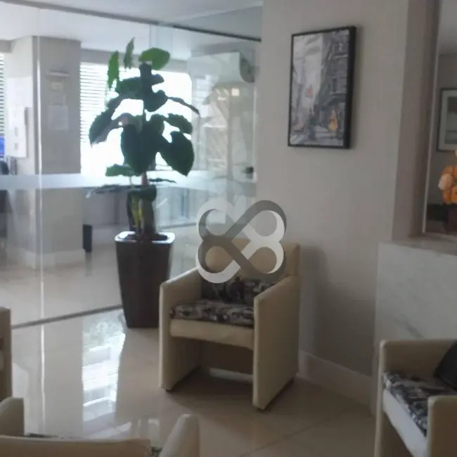 Apartamento com 3 quartos à venda, 121m2 em Centro, Londrina - PR - imagem 6 Foto 6 de Apartamento com 3 quartos à venda, 121m2 em Centro, Londrina - PR