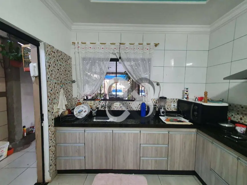 Casa com 3 quartos à venda, 336m2 em Coliseu, Londrina - PR - imagem 6 Foto 6 de Casa com 3 quartos à venda, 336m2 em Coliseu, Londrina - PR