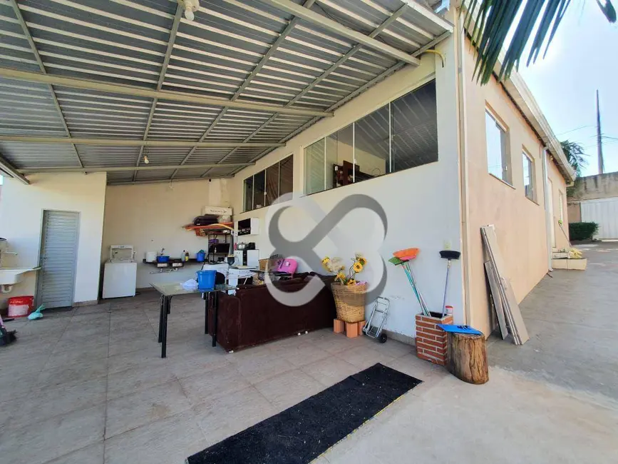 Chácara com 3 quartos à venda, 621m2 em Jardim Império do Sol, Londrina - PR - imagem 5 Foto 5 de Chácara com 3 quartos à venda, 621m2 em Jardim Império do Sol, Londrina - PR