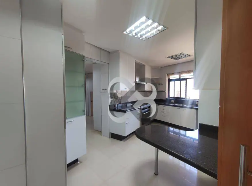 Apartamento com 5 quartos à venda e para alugar, 800m2 em Londrina - PR - imagem 7 Foto 7 de Apartamento com 5 quartos à venda e para alugar, 800m2 em Londrina - PR
