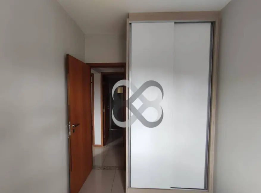 Apartamento com 3 quartos à venda, 106m2 em Vitória, Londrina - PR - imagem 9 Foto 9 de Apartamento com 3 quartos à venda, 106m2 em Vitória, Londrina - PR