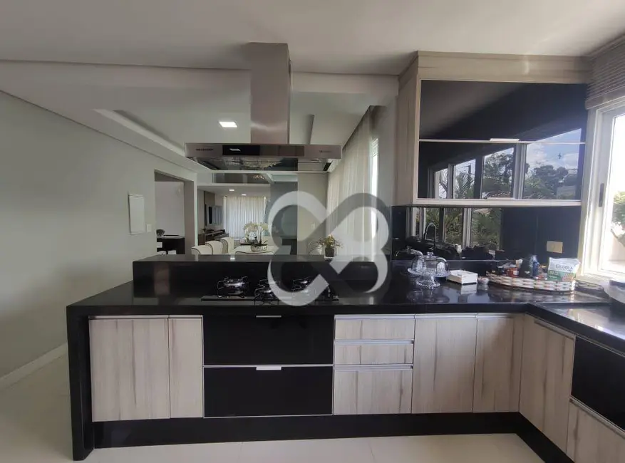 Casa de Condomínio com 3 quartos à venda, 365m2 em Aragarça, Londrina - PR - imagem 7 Foto 7 de Casa de Condomínio com 3 quartos à venda, 365m2 em Aragarça, Londrina - PR