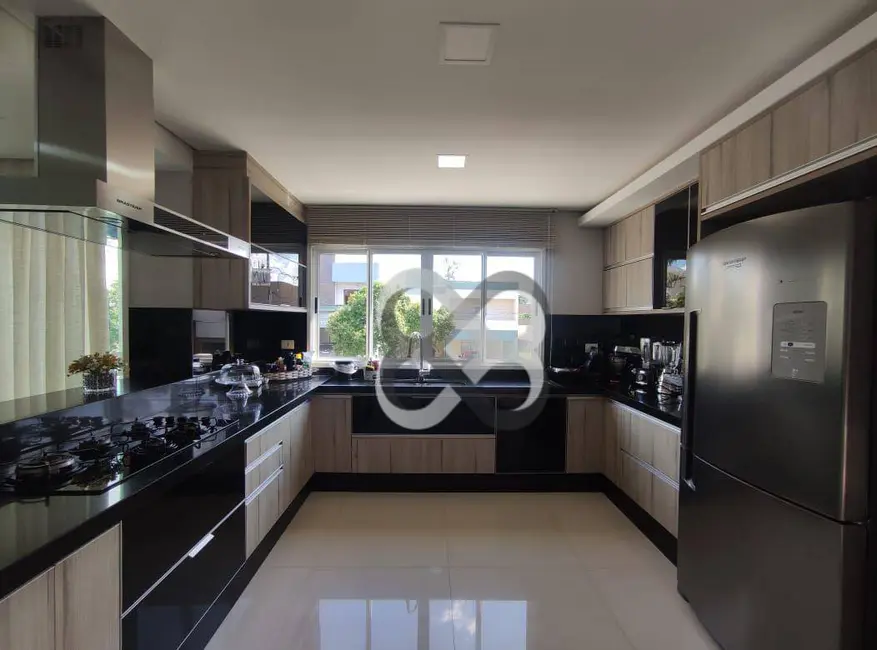Casa de Condomínio com 3 quartos à venda, 365m2 em Aragarça, Londrina - PR - imagem 9 Foto 9 de Casa de Condomínio com 3 quartos à venda, 365m2 em Aragarça, Londrina - PR