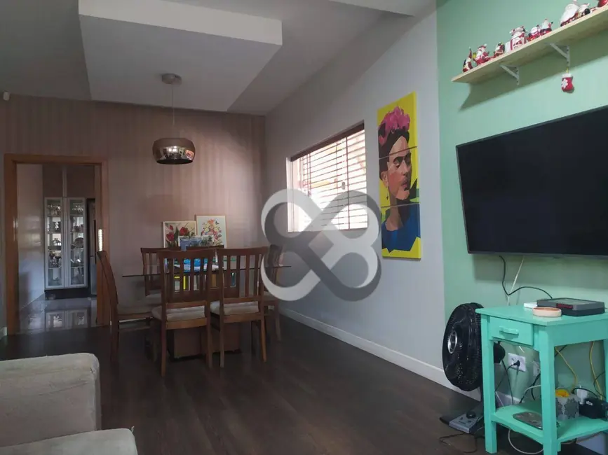 Casa com 3 quartos à venda, 403m2 em Carnascialli, Londrina - PR - imagem 9 Foto 9 de Casa com 3 quartos à venda, 403m2 em Carnascialli, Londrina - PR