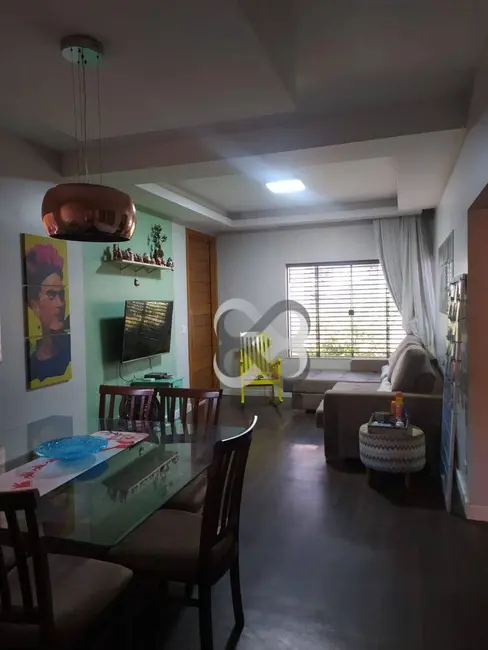 Casa com 3 quartos à venda, 403m2 em Carnascialli, Londrina - PR - imagem 8 Foto 8 de Casa com 3 quartos à venda, 403m2 em Carnascialli, Londrina - PR