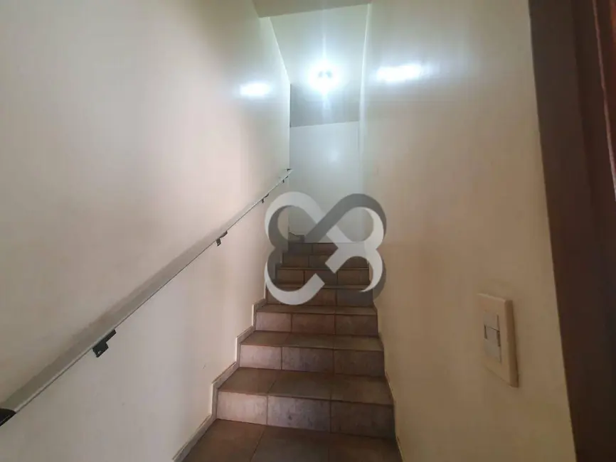 Sobrado com 3 quartos à venda, 560m2 em Operária, Londrina - PR - imagem 9 Foto 9 de Sobrado com 3 quartos à venda, 560m2 em Operária, Londrina - PR