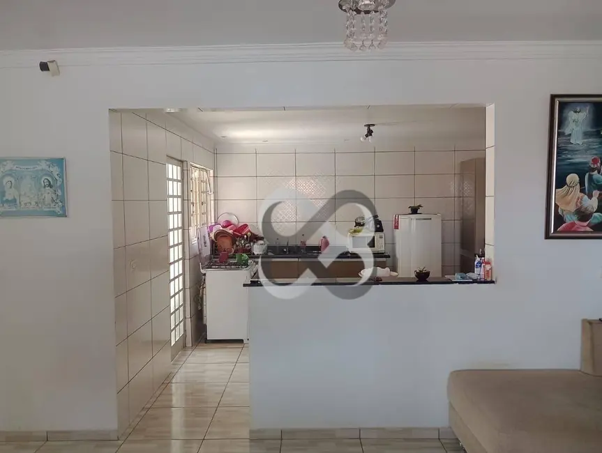 Casa com 2 quartos à venda, 258m2 em Residencial Abussafe, Londrina - PR - imagem 3 Foto 3 de Casa com 2 quartos à venda, 258m2 em Residencial Abussafe, Londrina - PR