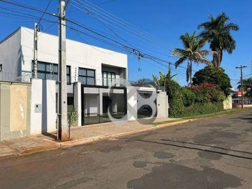 Casa com 4 quartos à venda, 500m2 em Jardim Lolata, Londrina - PR - imagem 1 Foto 1 de Casa com 4 quartos à venda, 500m2 em Jardim Lolata, Londrina - PR