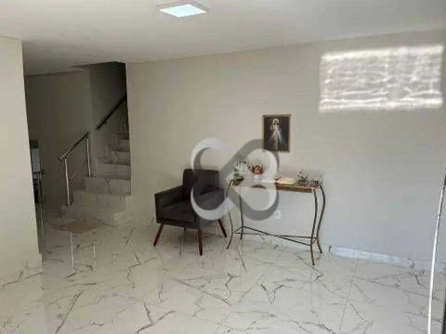 Casa com 4 quartos à venda, 500m2 em Jardim Lolata, Londrina - PR - imagem 6 Foto 6 de Casa com 4 quartos à venda, 500m2 em Jardim Lolata, Londrina - PR