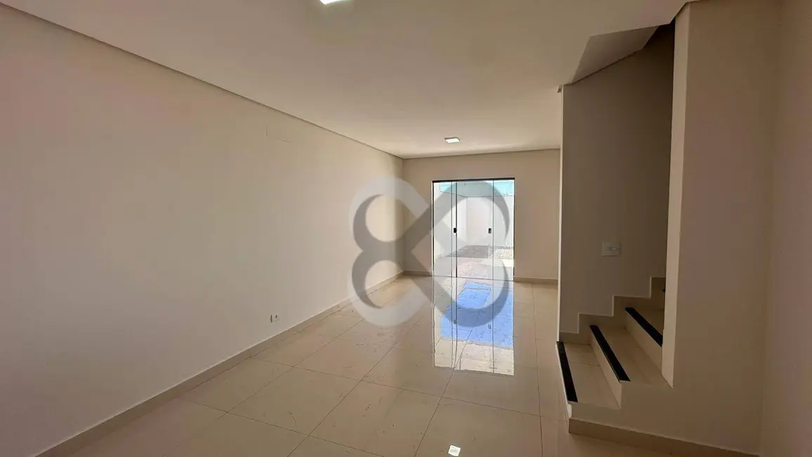 Sobrado com 3 quartos à venda e para alugar, 132m2 em Sabará I, Londrina - PR - imagem 6 Foto 6 de Sobrado com 3 quartos à venda e para alugar, 132m2 em Sabará I, Londrina - PR