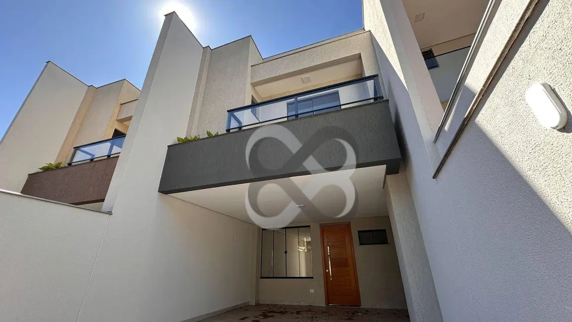 Foto 2 de Sobrado com 3 quartos à venda e para alugar, 132m2 em Sabará I, Londrina - PR