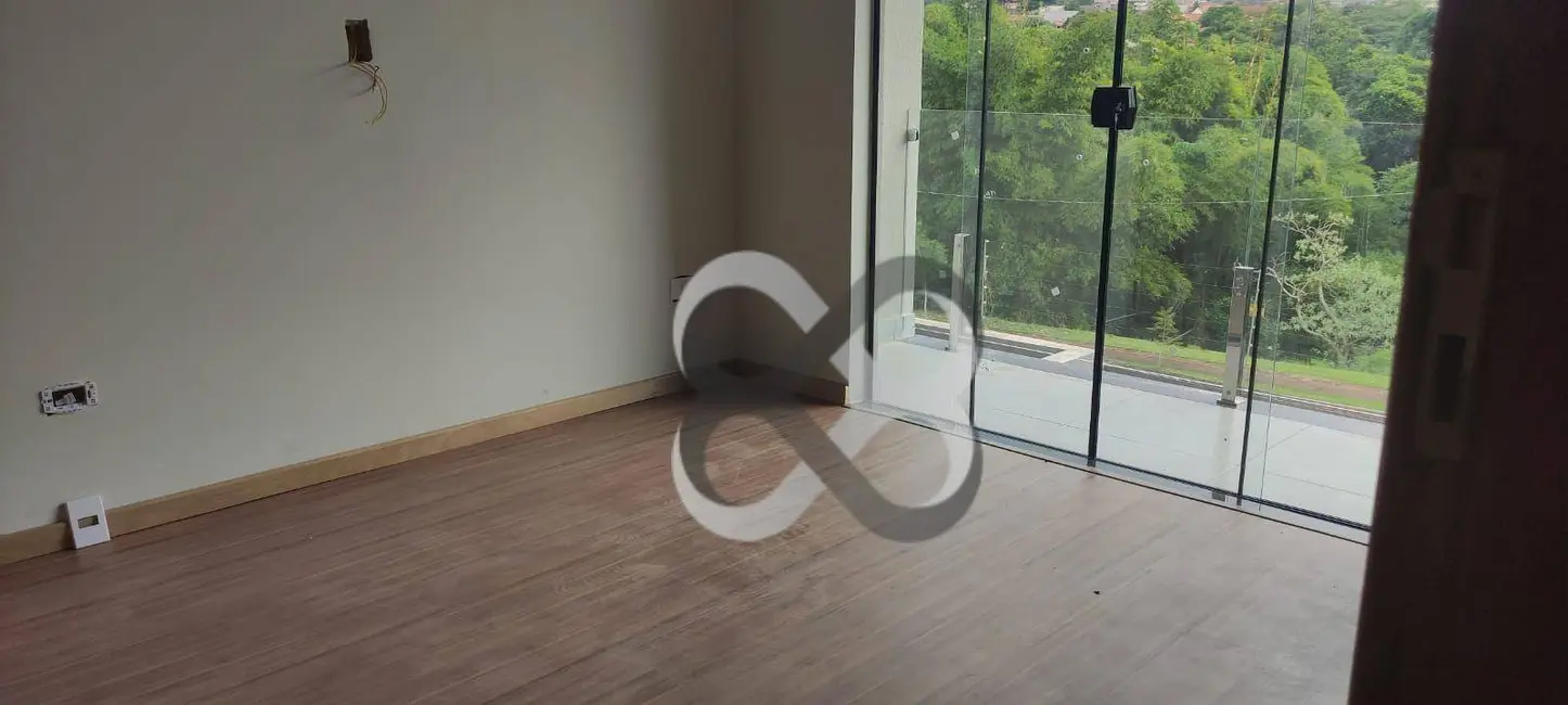 Casa de Condomínio com 3 quartos à venda, 250m2 em Jardim Morumbi, Londrina - PR - imagem 4 Foto 4 de Casa de Condomínio com 3 quartos à venda, 250m2 em Jardim Morumbi, Londrina - PR