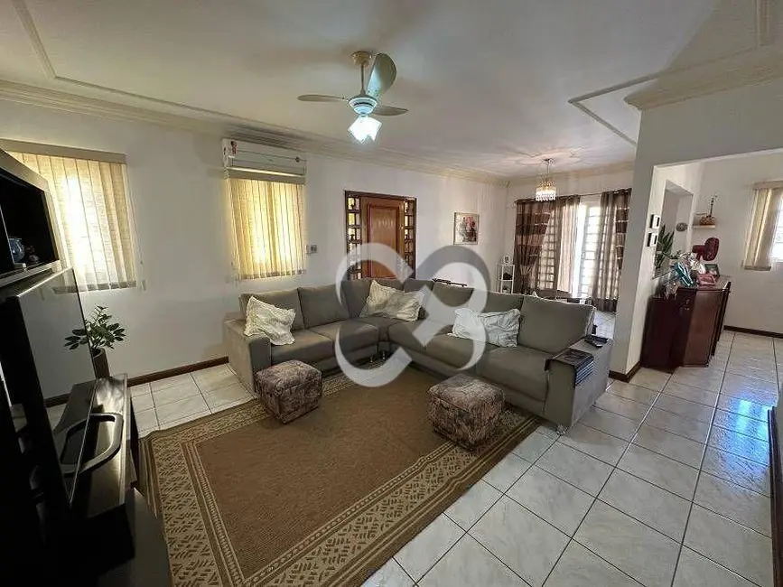 Foto 9 de Casa com 3 quartos para alugar, 390m2 em Santos Dumont, Londrina - PR