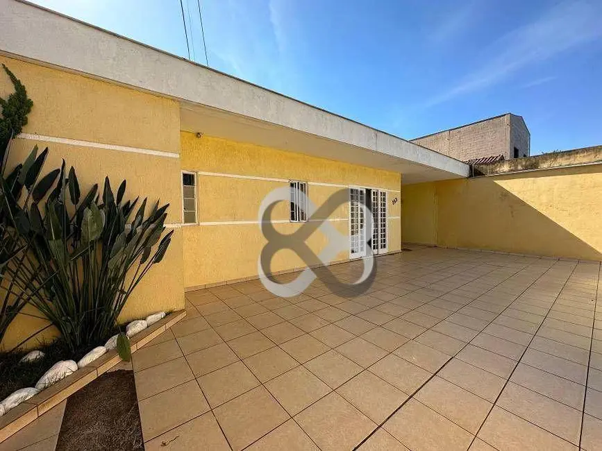 Foto 3 de Casa com 3 quartos para alugar, 390m2 em Santos Dumont, Londrina - PR