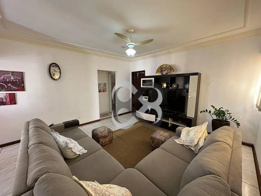 Foto 7 de Casa com 3 quartos para alugar, 390m2 em Santos Dumont, Londrina - PR